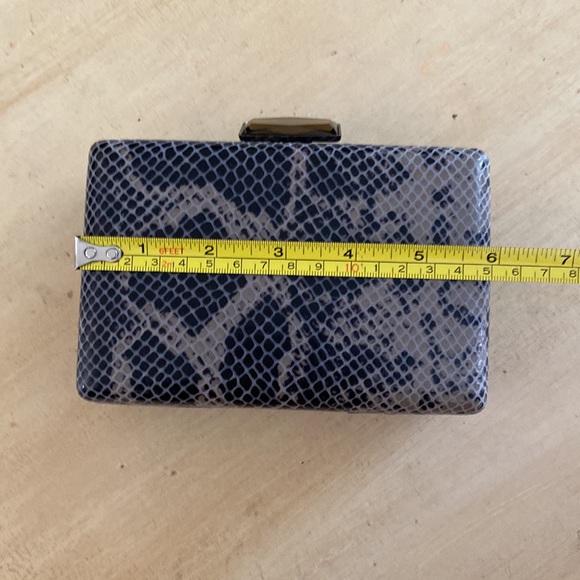 Manoukian snakeskin box clutch - Picture 6 of 11